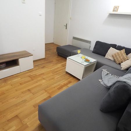 Apartment With Garden In Barbariga Dış mekan fotoğraf